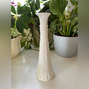 Vintage Mid-Century Anchor Hocking Vase 9" Milk Glass Starburst Star Pattern